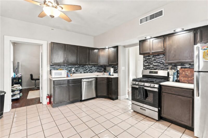 539 S Graham St — photo 5