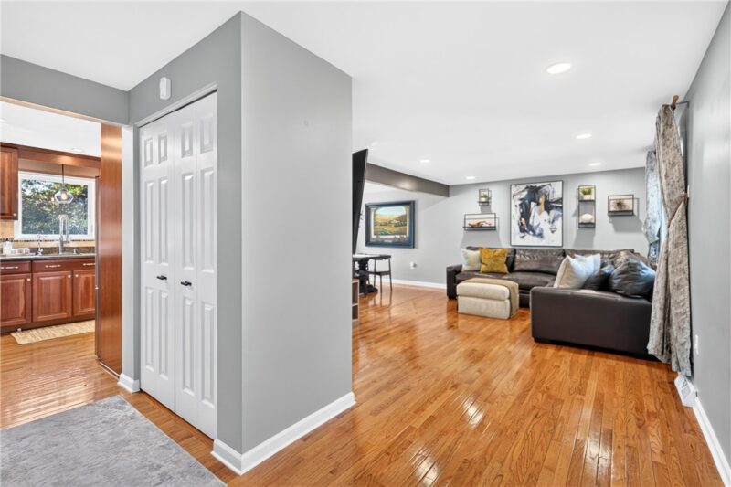 49 Norfolk Drive — photo 3