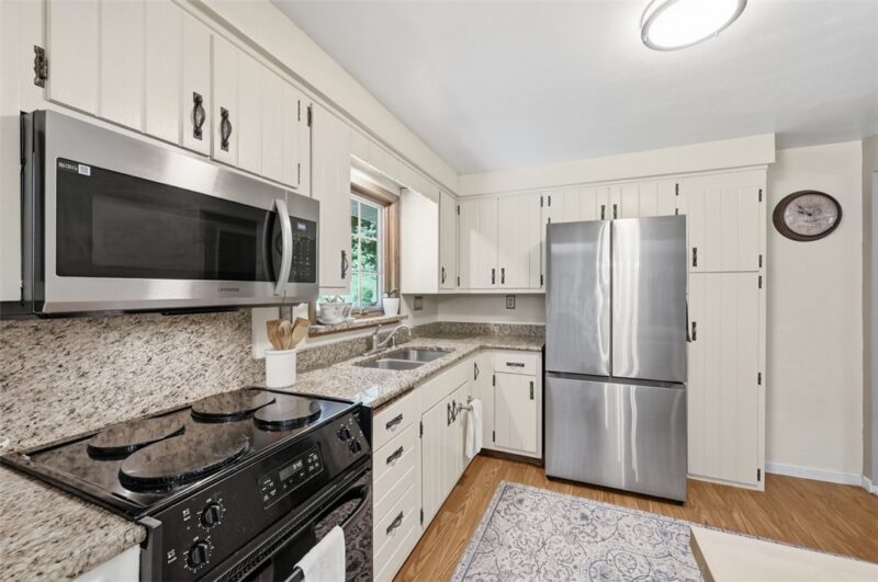 125 Dover Dr — photo 8