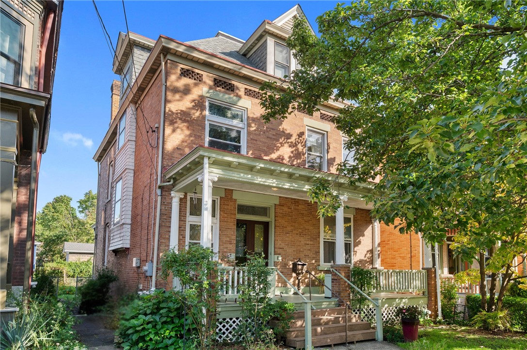 131 S Graham St — photo 1