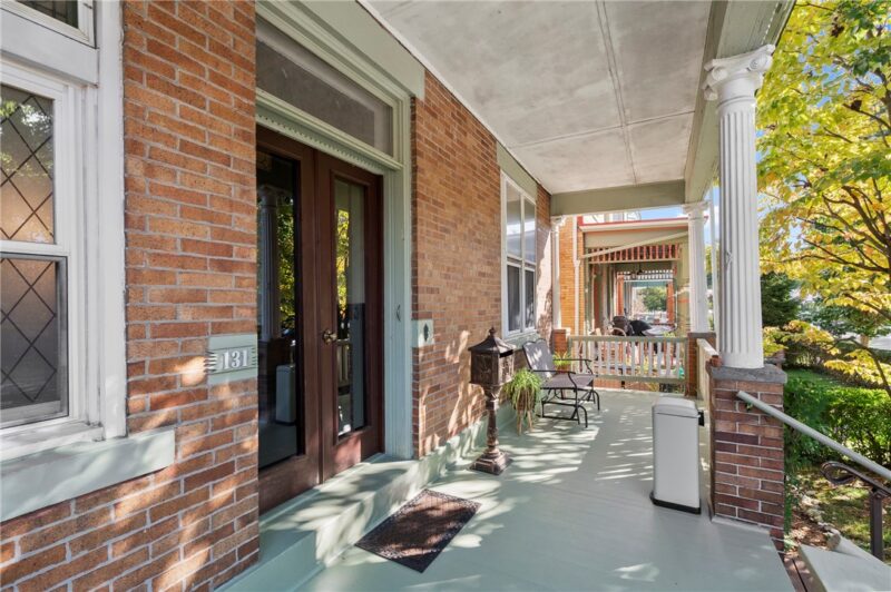 131 S Graham St — photo 2