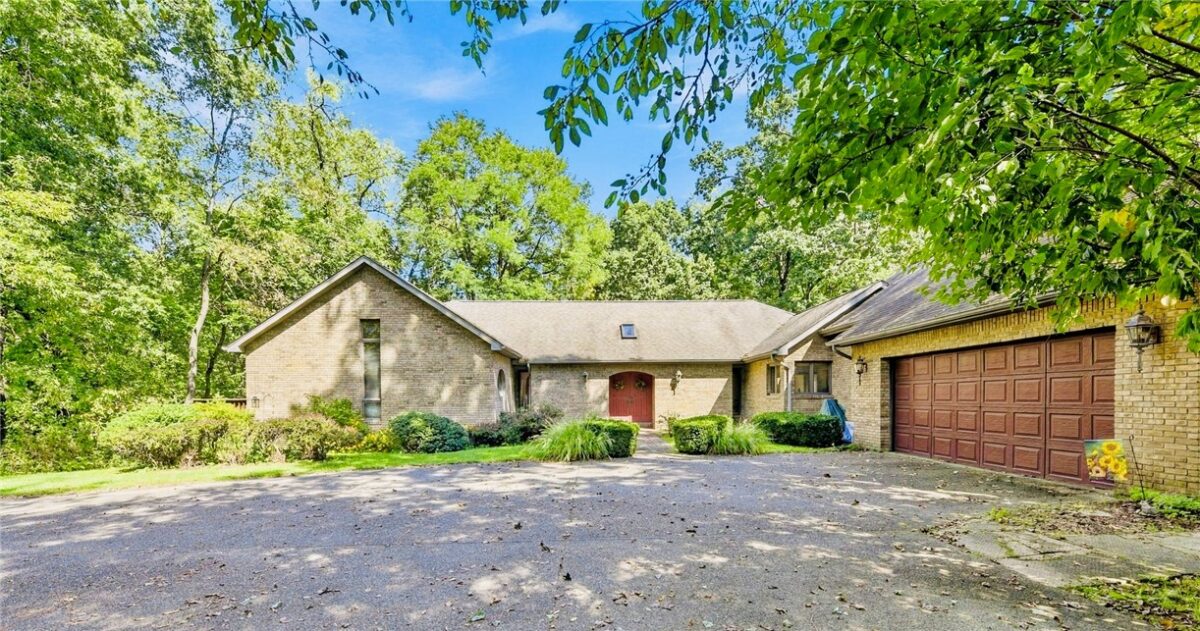 10040 Firethorn Dr. — photo 1