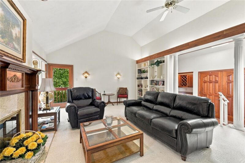 10040 Firethorn Dr. — photo 3
