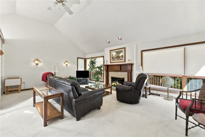 10040 Firethorn Dr. — photo 4