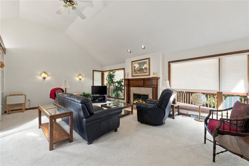 10040 Firethorn Dr. — photo 5