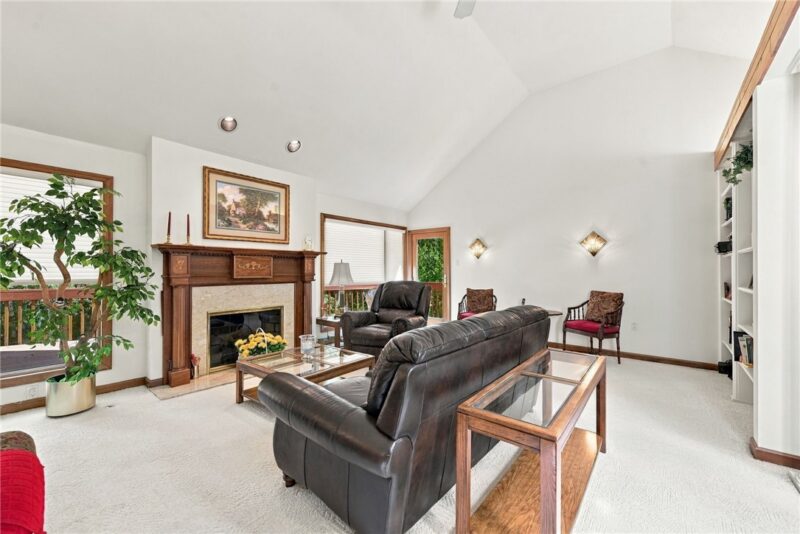 10040 Firethorn Dr. — photo 6
