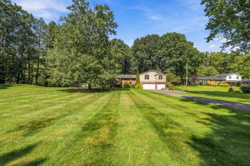 46 Country Club ROAD — photo 2