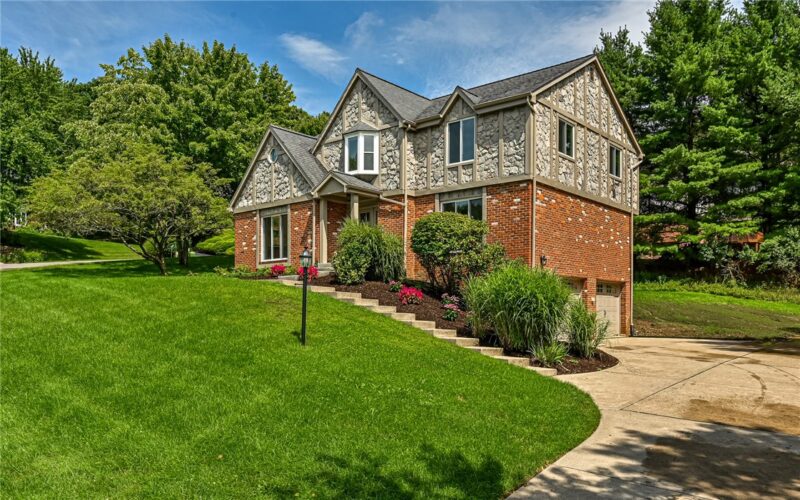 10022 Oakridge Dr — photo 2