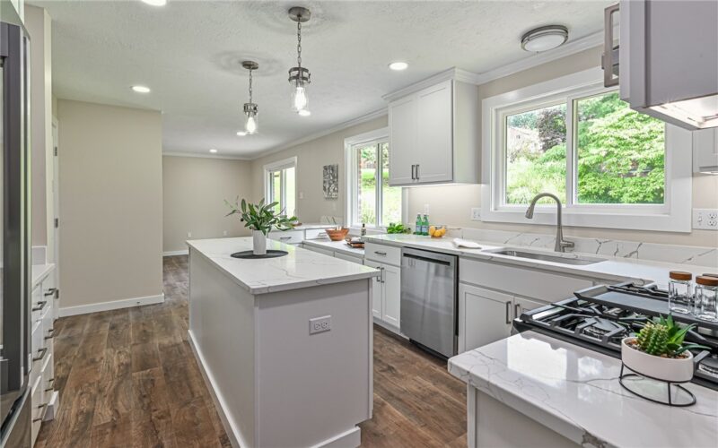 10022 Oakridge Dr — photo 5