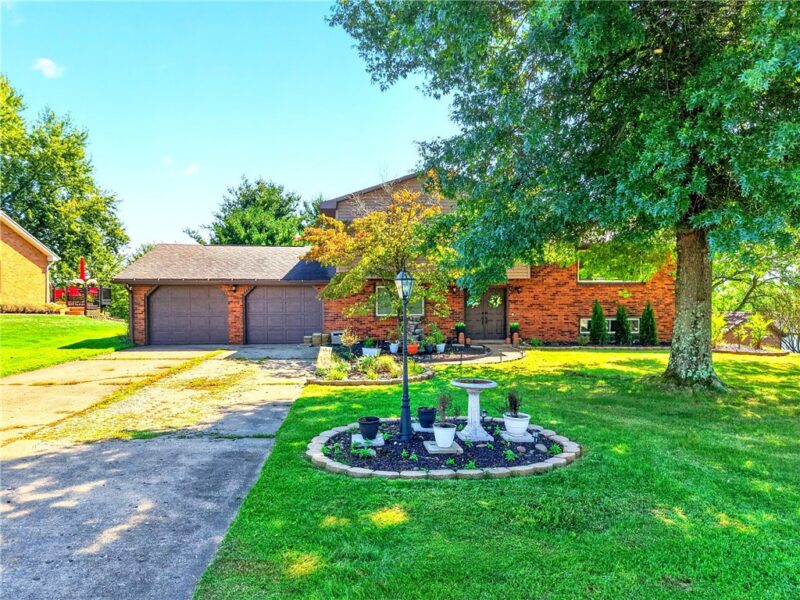 3086 Investors Rd — photo 2