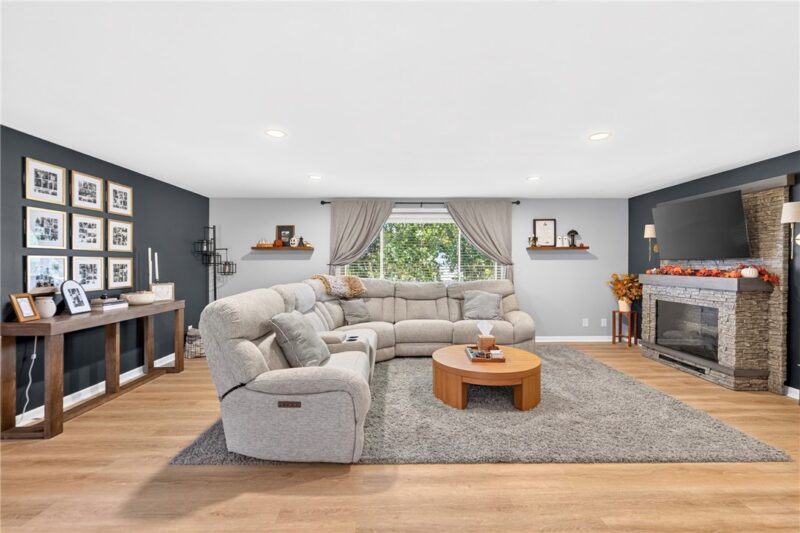 3086 Investors Rd — photo 8