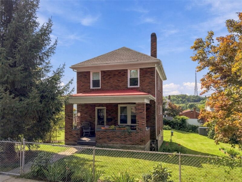 1332 Rutherford Ave — photo 2