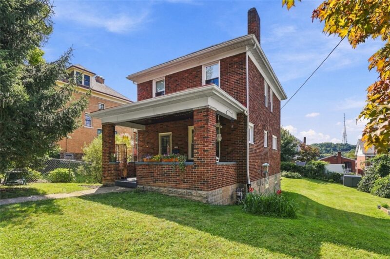 1332 Rutherford Ave — photo 3