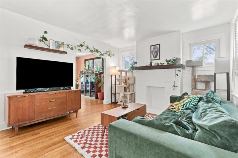 1332 Rutherford Ave — photo 8