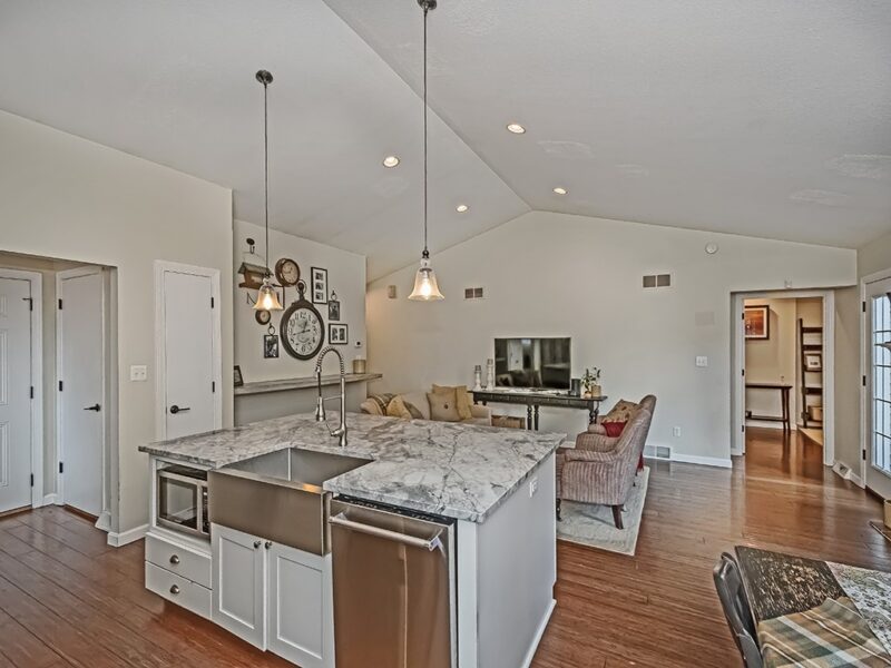 936 Martin Ave — photo 6