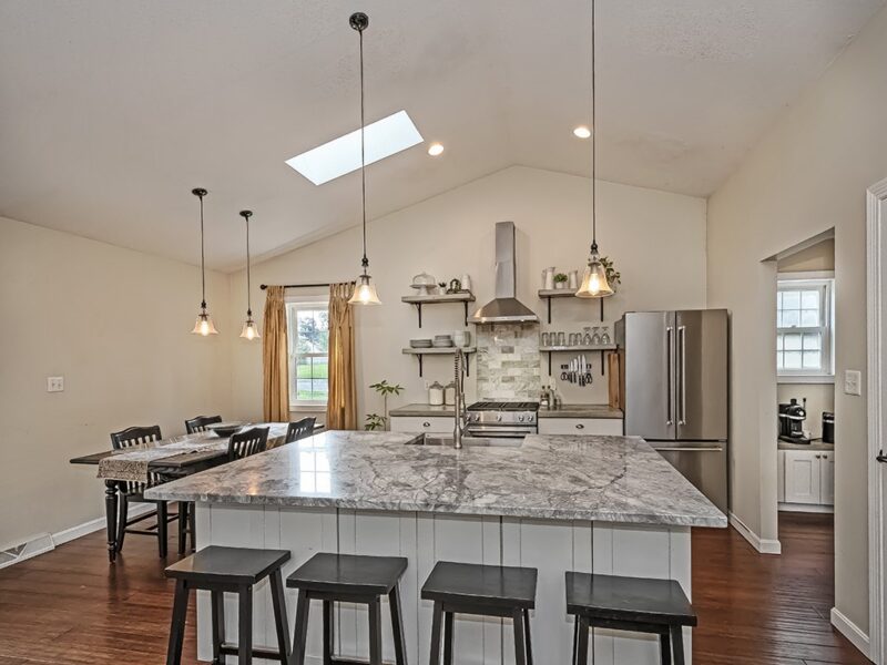 936 Martin Ave — photo 7