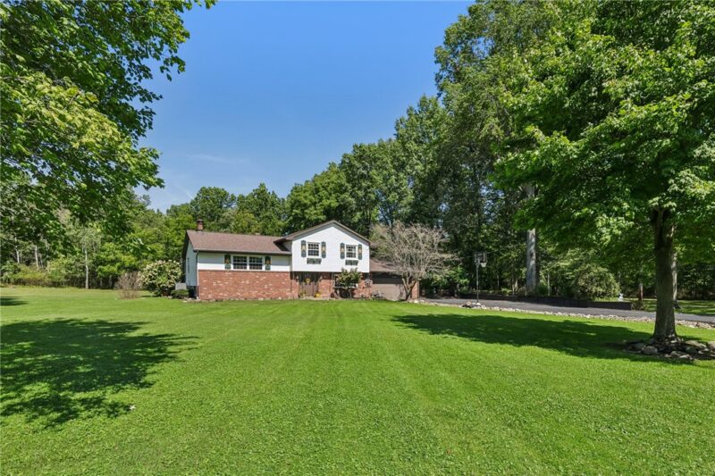 171 McClelland Road — photo 2