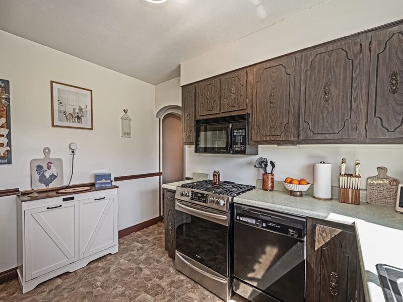 256 Hawthorne Ln — photo 7