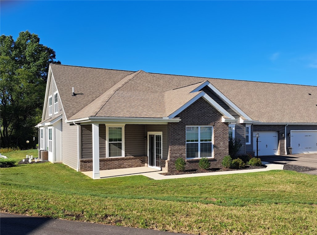 124 Independence Dr — photo 1