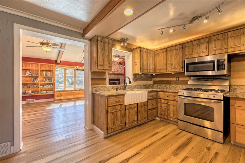 317 Holiday Park DRIVE — photo 5