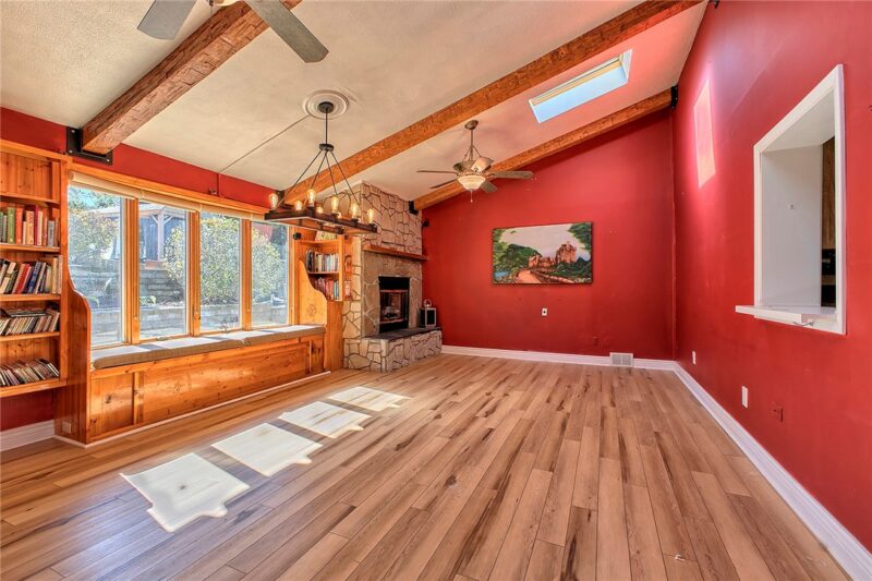 317 Holiday Park DRIVE — photo 8
