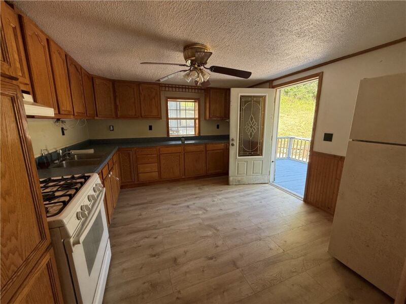 180 Swank Street — photo 3