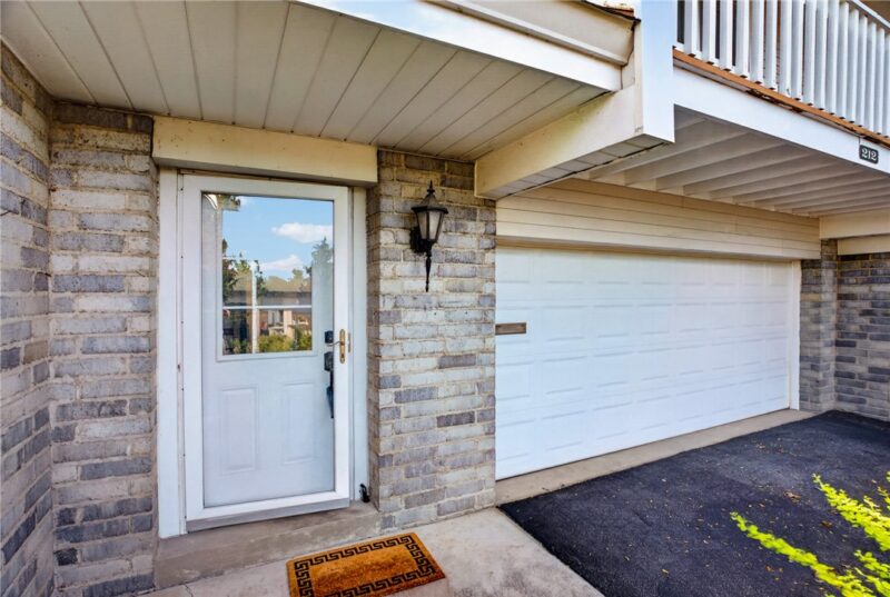 212 Roscommon Pl — photo 4