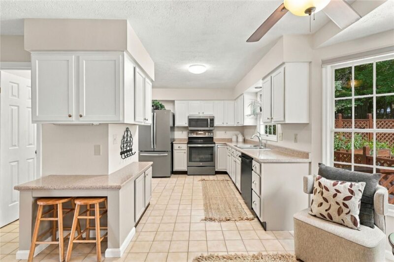 1607 Eaglewood Court — photo 8