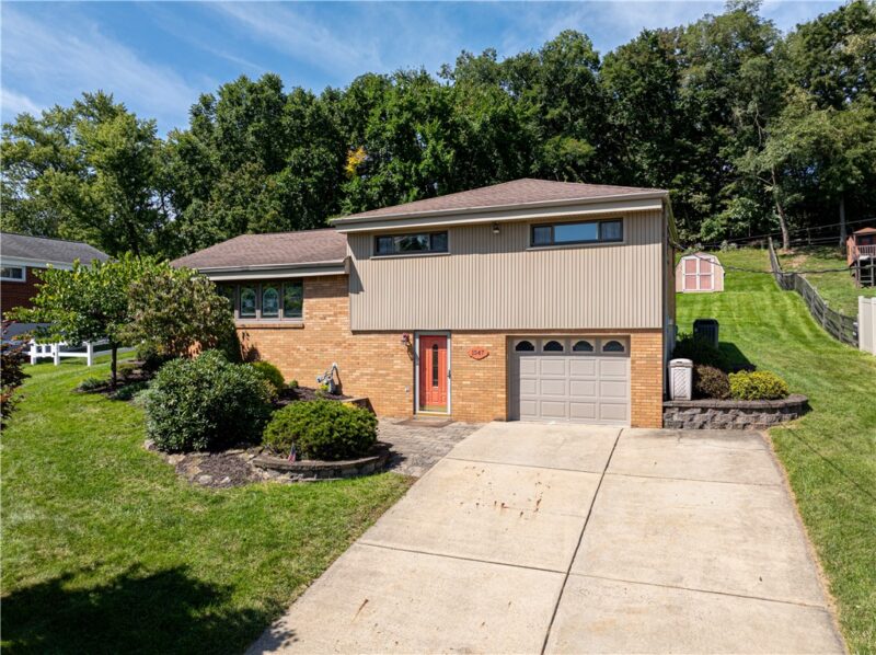 1547 Berryman Ave — photo 2