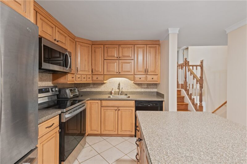 1547 Berryman Ave — photo 6
