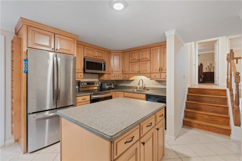 1547 Berryman Ave — photo 8