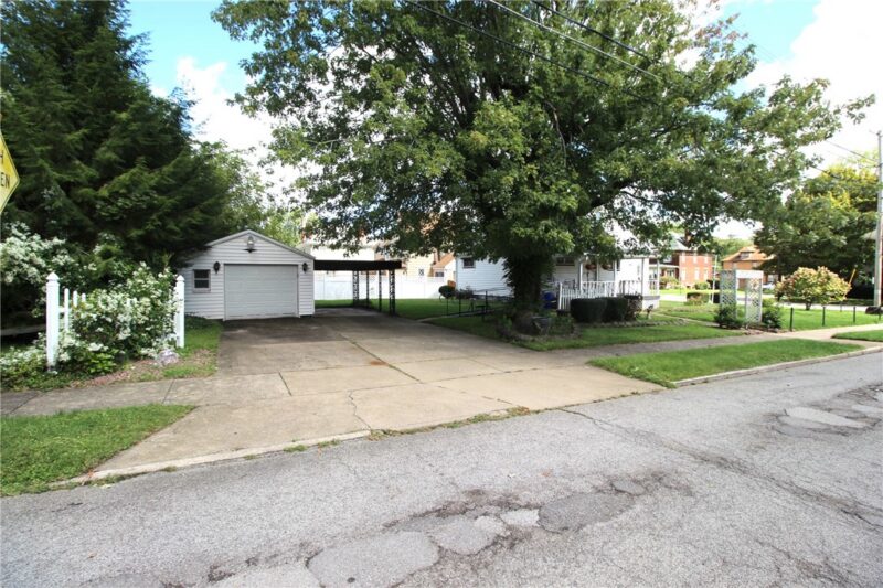 2303 Highland Ave — photo 2