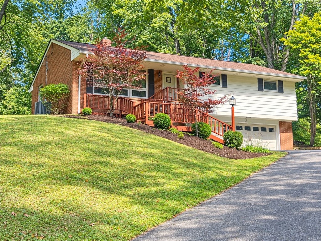 215 Mushrush Rd — photo 1