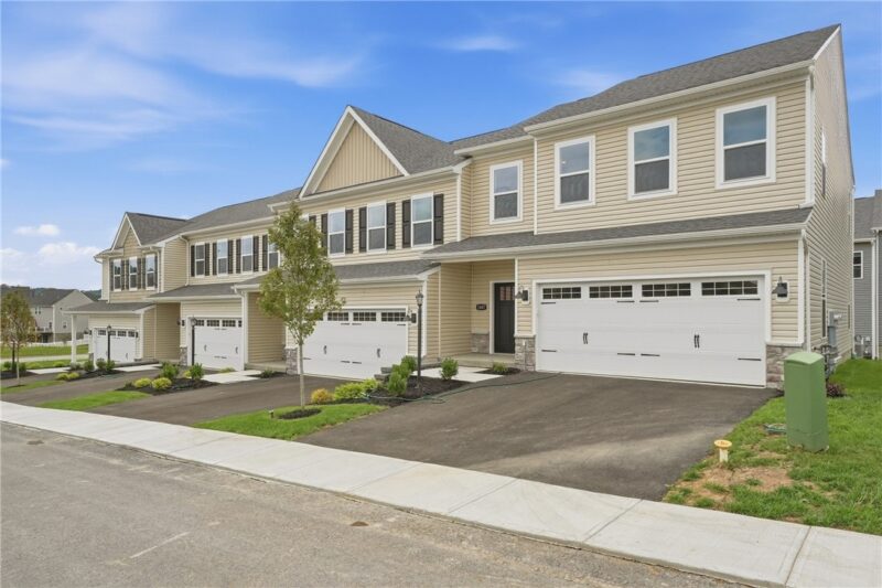 1005 Darcy Drive — photo 2