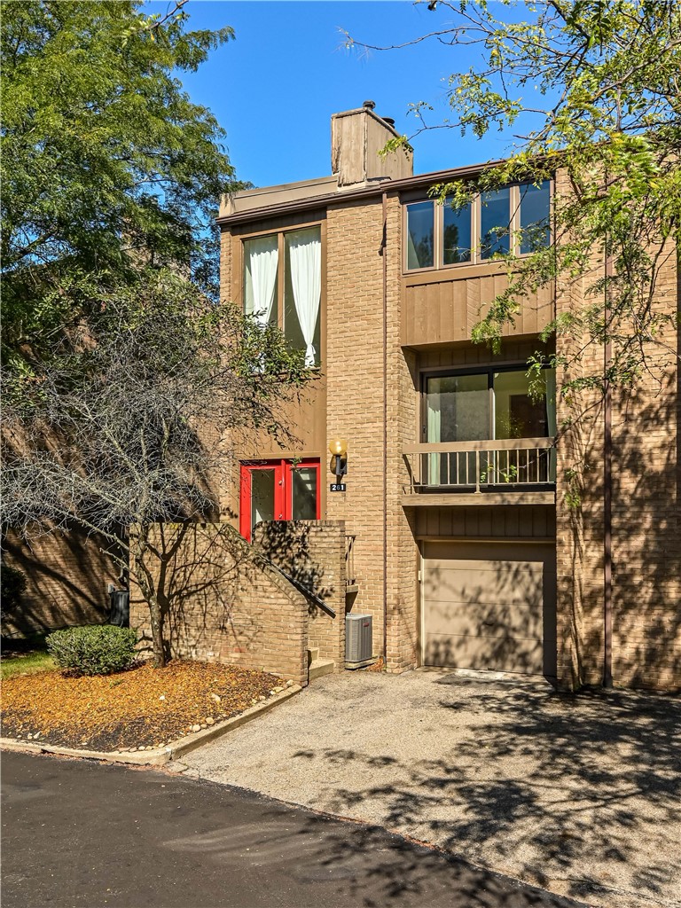 261 Elm Ct — photo 1