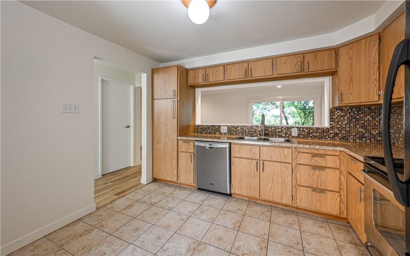 261 Elm Ct — photo 4