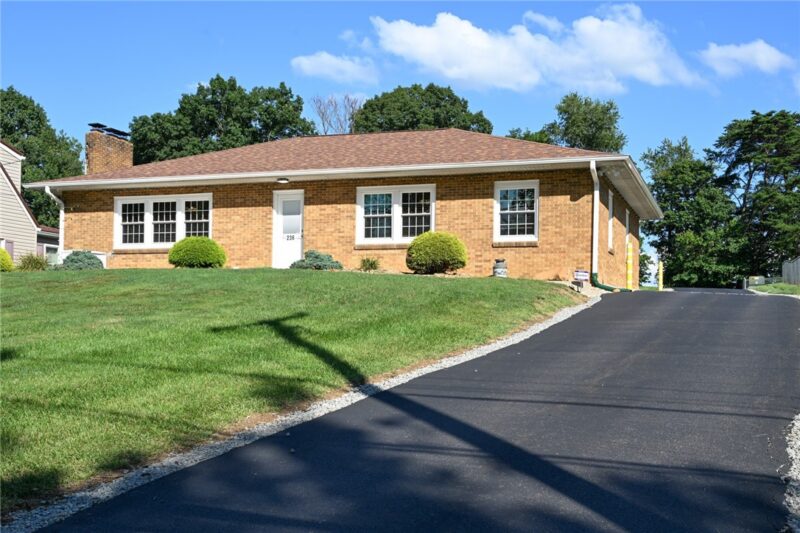 236 California Rd — photo 2