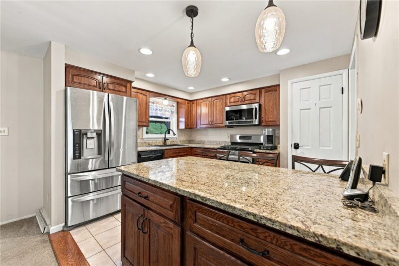 711 Pine Valley Drive — photo 3
