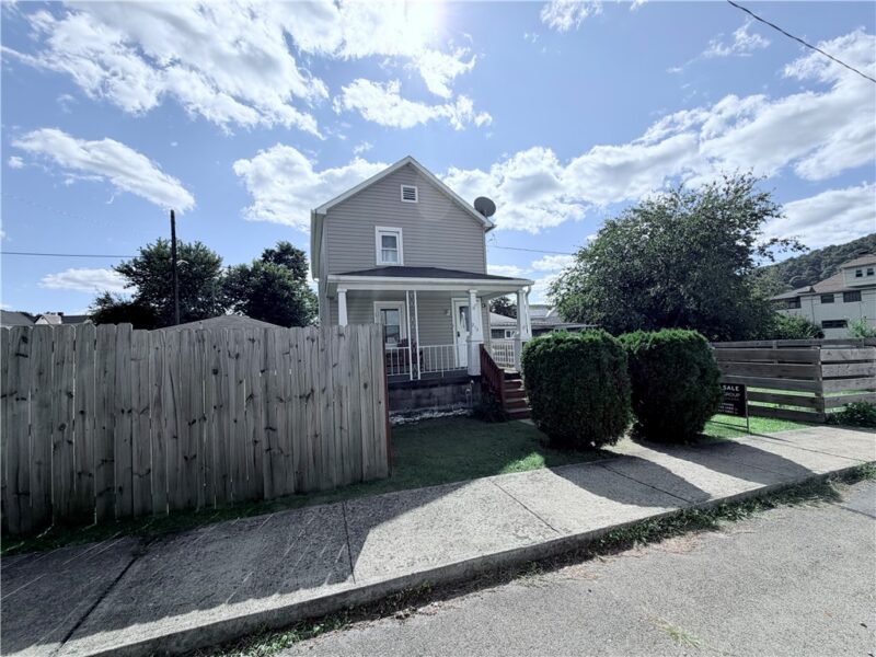 212 Mcclarren St — photo 3