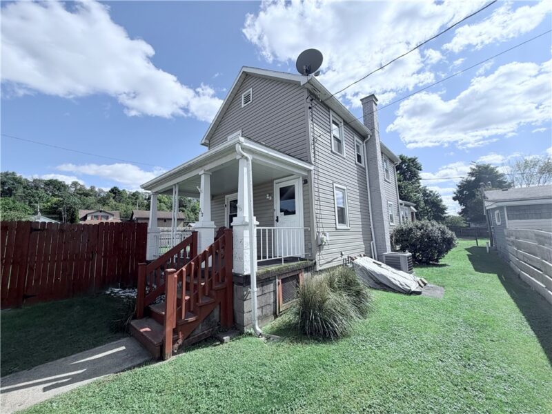 212 Mcclarren St — photo 4