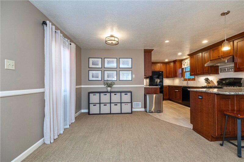 2301 Lambeth Drive — photo 6