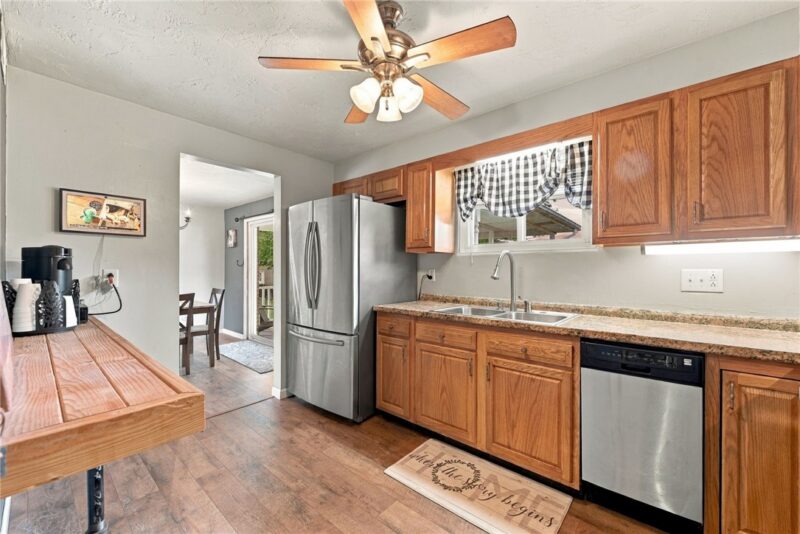 1269 Waverly Dr — photo 5