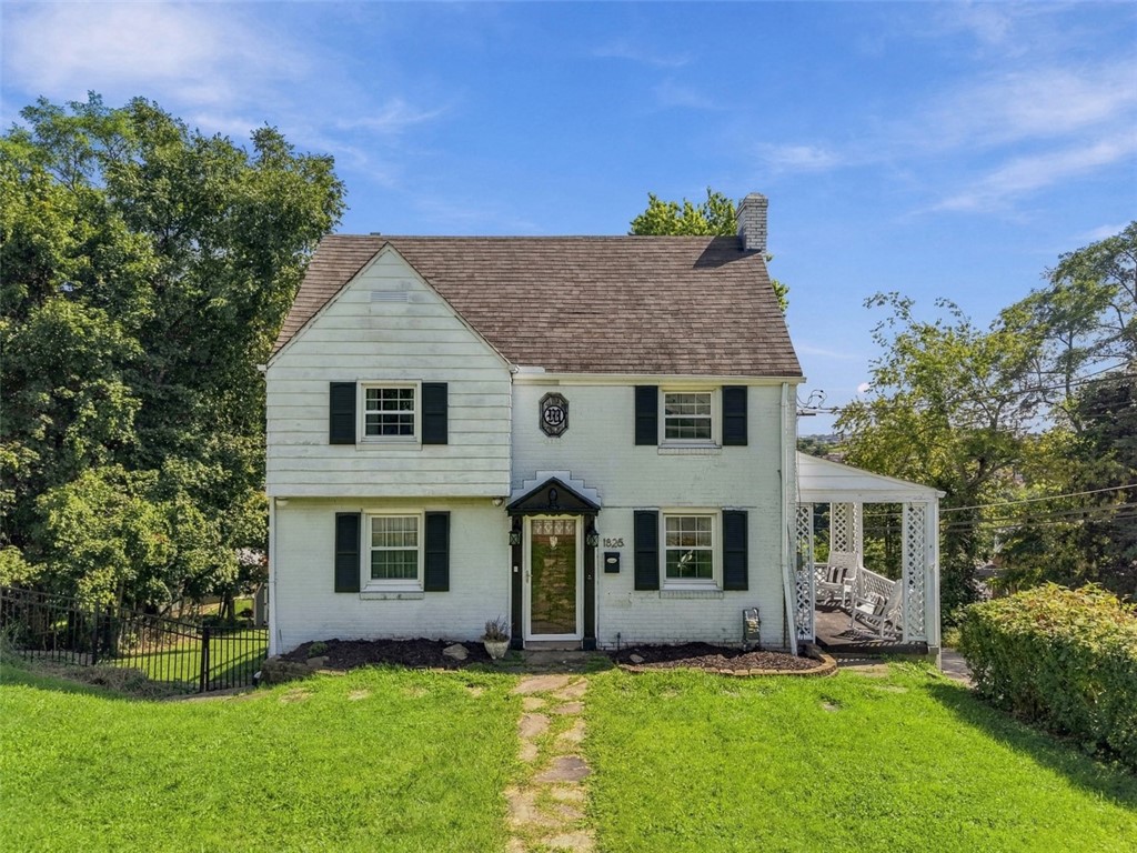 1825 Dagmar Avenue — photo 1