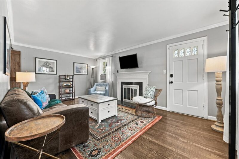 1825 Dagmar Avenue — photo 7