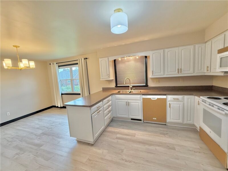 25 W Elizabeth St — photo 6