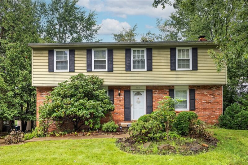 285 Shasta Drive — photo 2