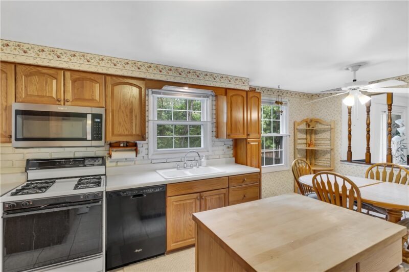 285 Shasta Drive — photo 7