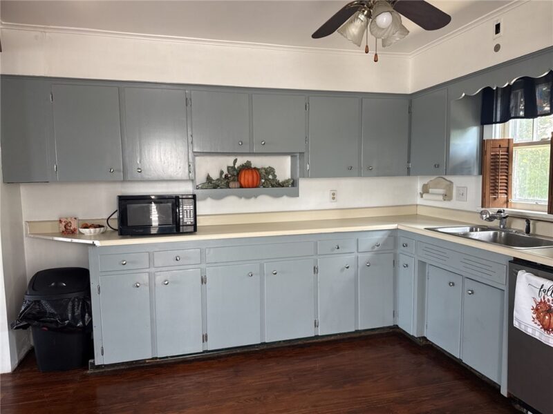 1710 Raymond Ave — photo 3