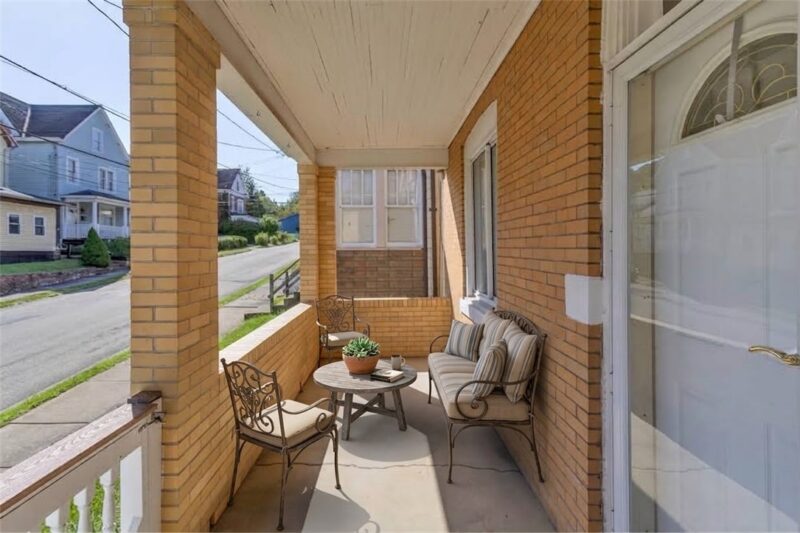 110 Hampton St — photo 4
