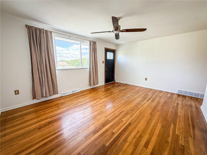 113 Delaware Dr — photo 3